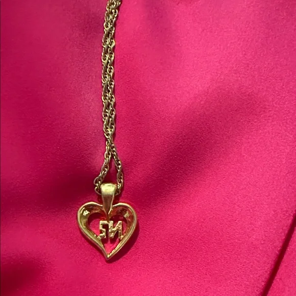 Nina Ricci Gold Heart Pendant Necklace - Picture 2 of 9